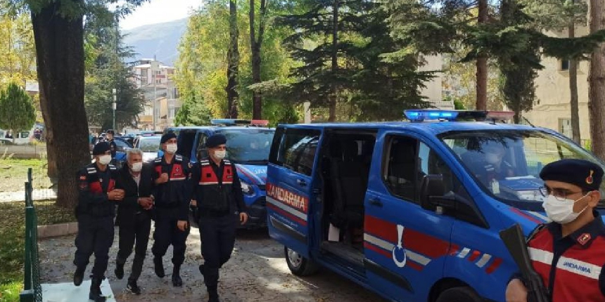 Yasak aşk yaşadığı kadının kocası tarafından öldürüldü!