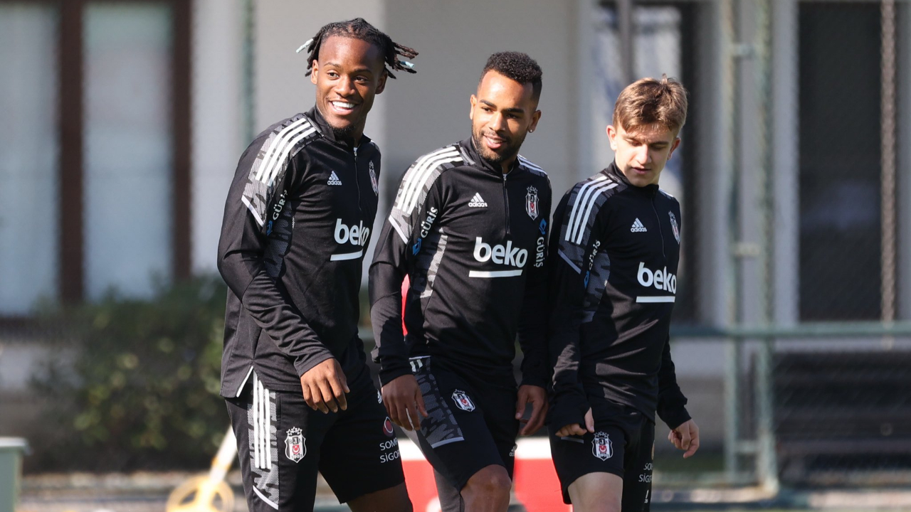 Beşiktaş'ın derbi hazırlıkları... Galatasaray galibiyeti primini duyan futbolcuların yüzü gülüyor