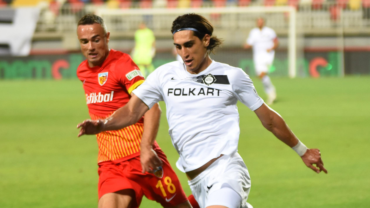 Altay'ın İranlı sol beki Mohammad Naderi dört hafta sahalardan uzak kalacak