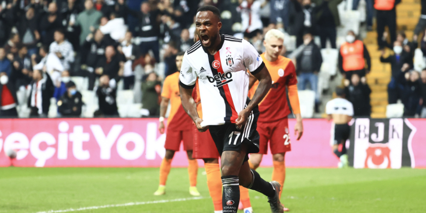 Beşiktaş-Galatasaray maçında Clye Larin şov! Ersin Destanoğlu 80'de penaltı kurtardı!