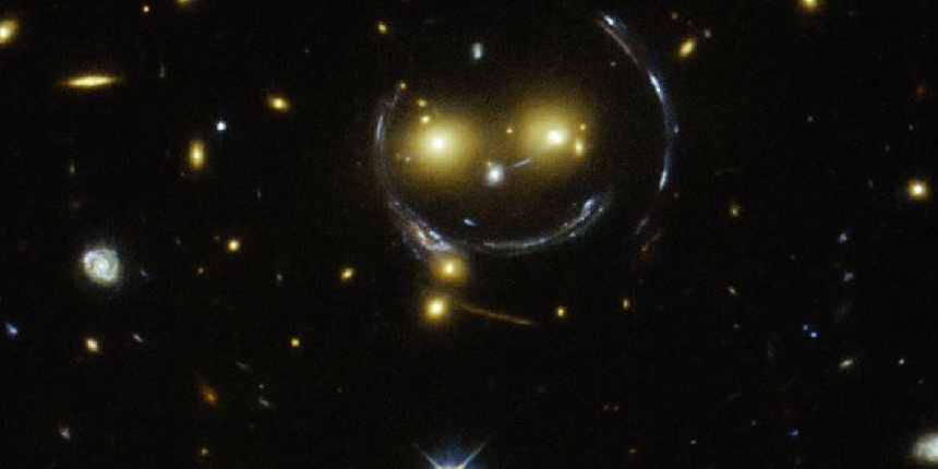 Evrenin gülen yüzü! NASA o galaksinin fotoğrafını paylaştı