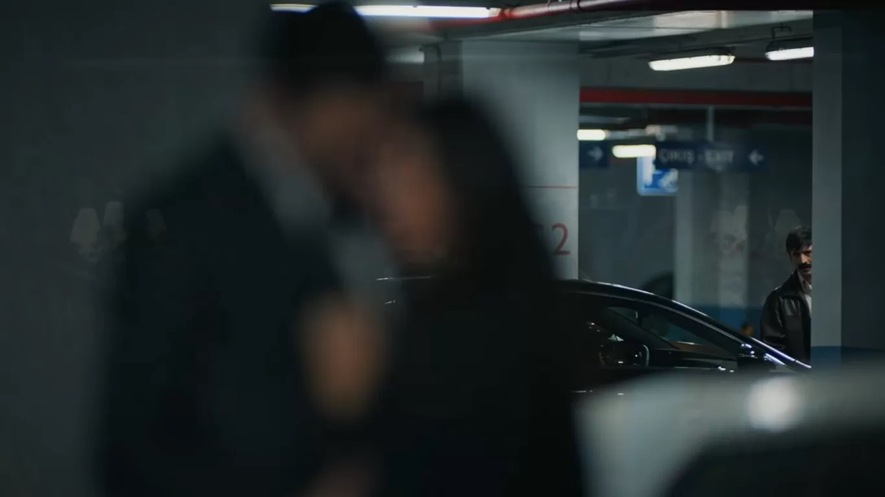 Camdaki Kız dizisinde Hayri yasak aşkı ispiyonladı! Nalan kararını verdi! Rafet Baba çıldırıyor!