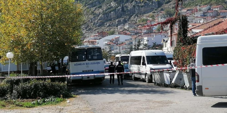 Eğirdir’de 39 yaşındaki kadın, göğsünden vurulmuş halde ölü bulundu