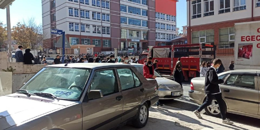 Başkent'te taciz edildiği iddia edilen öğrencinin yakınları öğretmeni darp etti