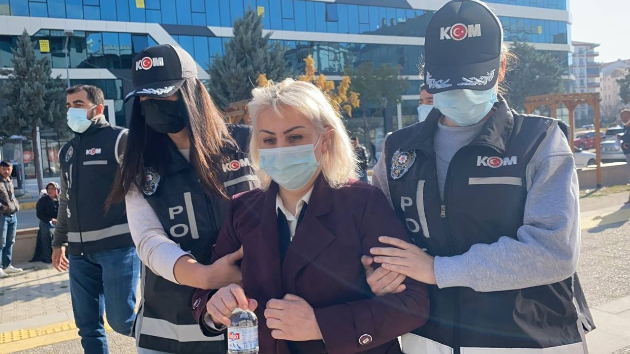 Profesör olarak göreve başlayan sahte doçent açık öğretim mezunu çıktı