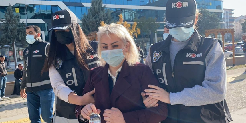 Profesör olarak göreve başlayan sahte doçent açık öğretim mezunu çıktı