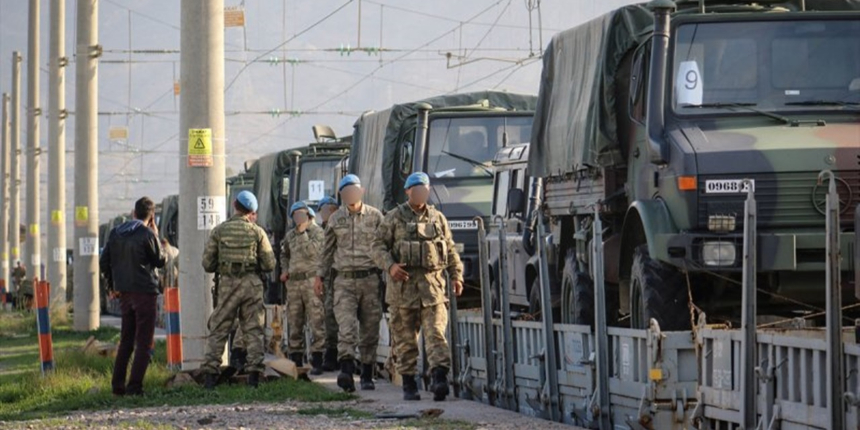 Tezkere Meclis'ten geçti: Zırhlı konvoylar İdlib ve Tel Abyad'a doğru yola çıktı