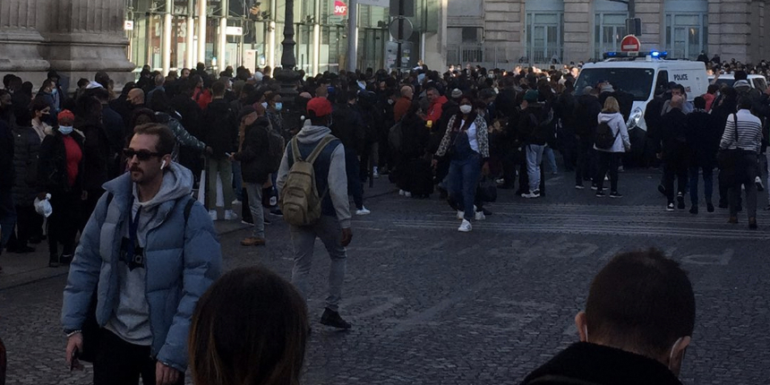 Paris'te bomba ihbarı! Tren istasyonu boşaltıldı