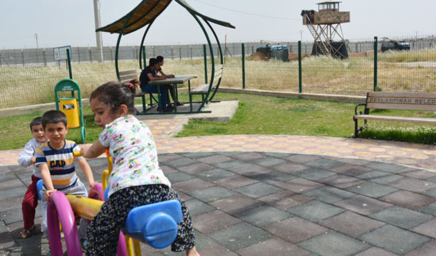 Bu fotoğraf bugün en tehlikeli sınırda çekildi!