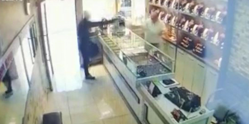 Antalya'daki kanlı soygunun görüntüleri ortaya çıktı: Eşinin feryadı yürekleri dağladı