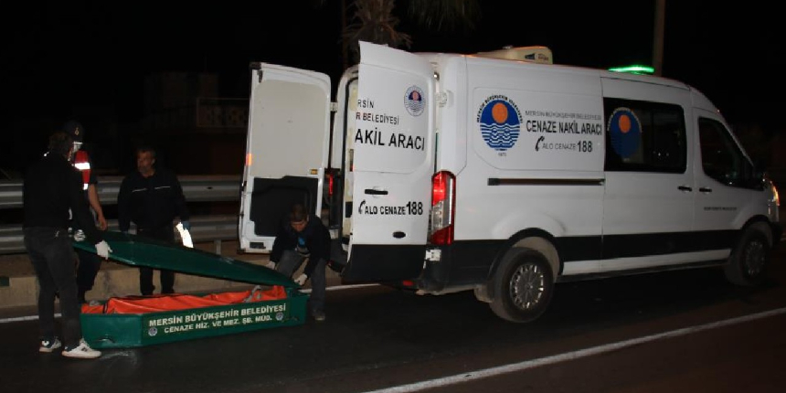 Kırmızı ışıkta geçerken otomobilin çarptığı Rus kadın hayatını kaybetti
