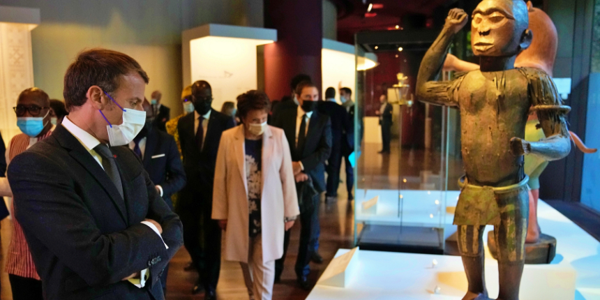 Fransa ve İngiltere, yağmaladıkları bazı eserleri Afrika'ya iade etti