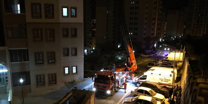 Yaşlı kadın diri diri yanmak için her şeyi yaptı