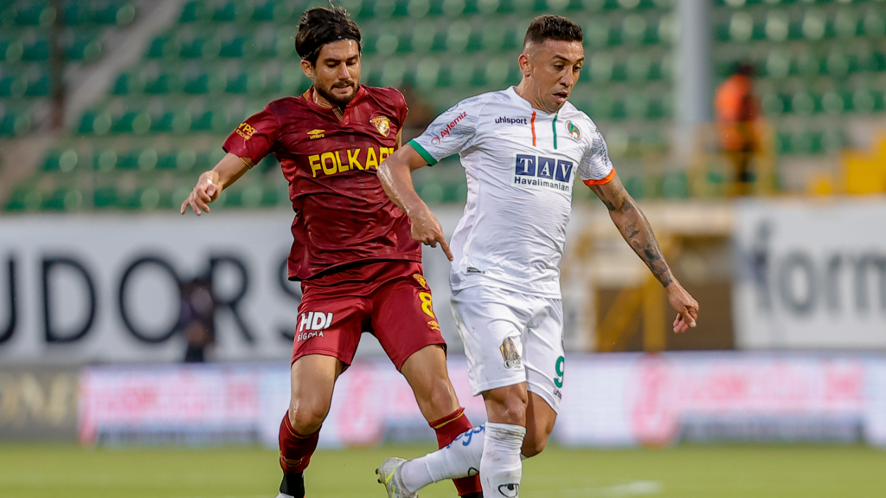 Alanyaspor yenilmezlik serisini 8 maça çıkardı... Göztepe'nin geri dönüşü yarım kaldı