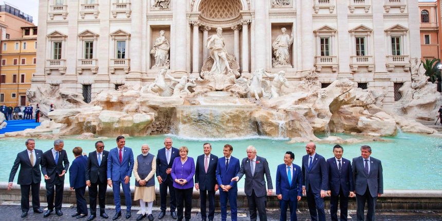 G-20 liderleri, Roma'daki Aşk Çeşmesi'ne bozuk para attı