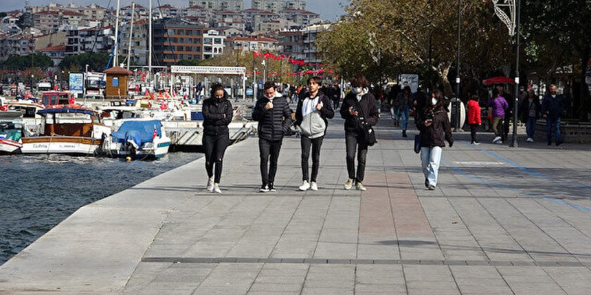 Vaka sayılarını işaret eden Bilim Kurulu üyesinden kapanma uyarısı