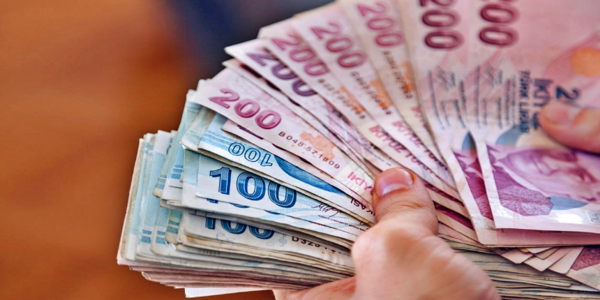 AK Parti'den hem emekliye hem de asgari ücretliye müjde! Bu yıl 'rutin dışı' artış olacak...