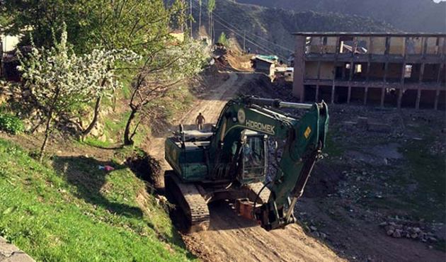 Kato'da büyük operasyon... Teröristler mağarada kıstırıldı... İş makineleri istendi...