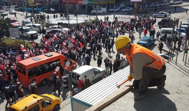 Hak-İş bu yıl 1 Mayıs mitingini Erzurum'da yapıyor...