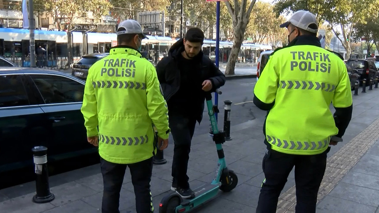 Toplu taşımaya binmemek için elektrikli scooter aldı, iki günde iki ceza yedi