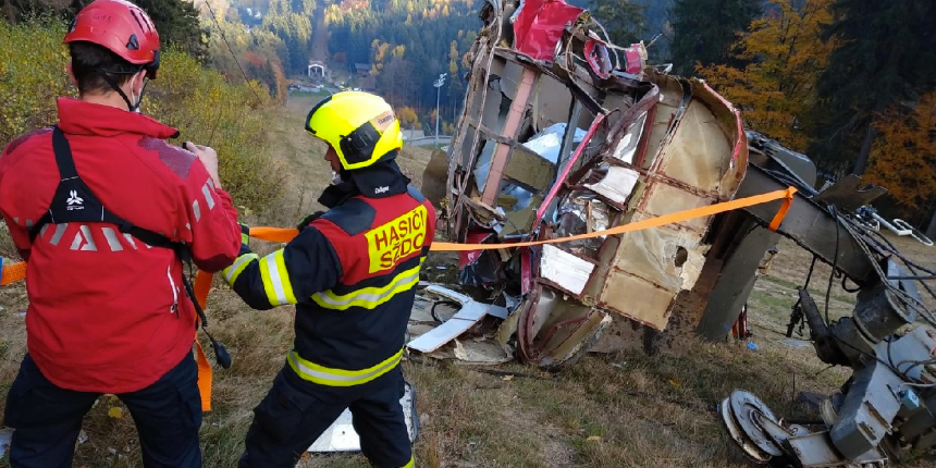 Teleferik faciası! Kabin 30 metreden yere çakıldı