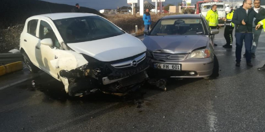 Otomobil önce bariyerlere, ardından başka bir araca çarptı: 2 yaralı