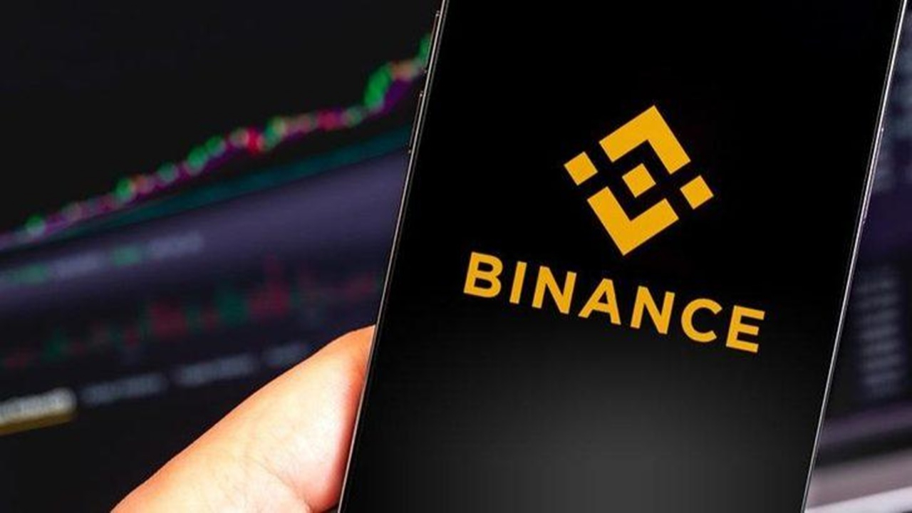 Binance, tüm kripto çekimlerini askıya aldı