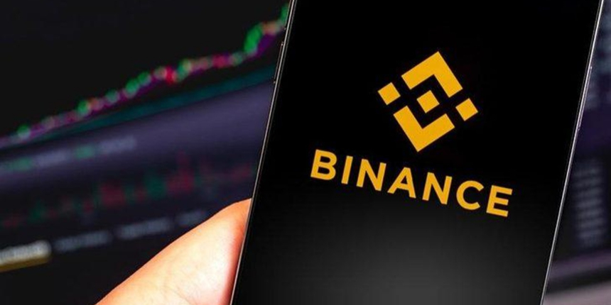 Binance, tüm kripto çekimlerini askıya aldı