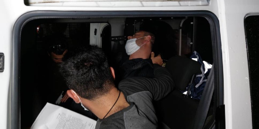 Eski sevgilisinin yanındaki şahsı sırtından vurarak öldürdü!