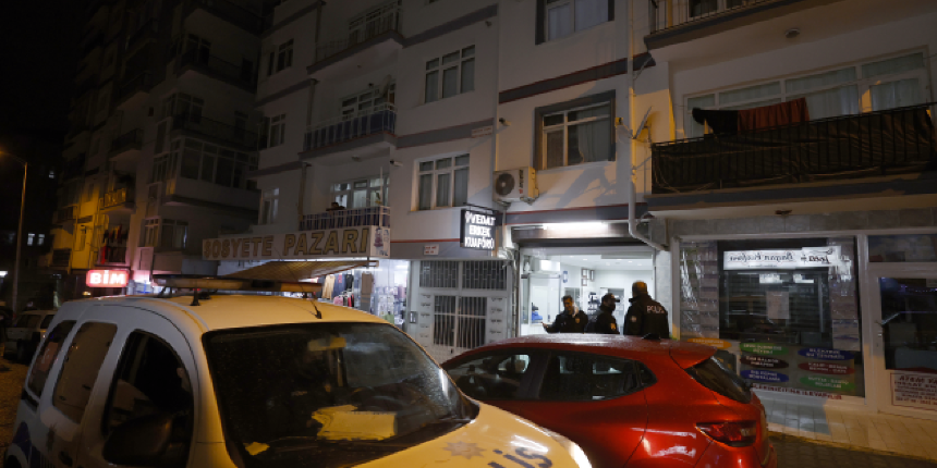 Eski eş dehşeti! Sırtından bıçaklayıp, silahla vurdu