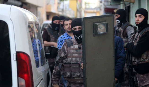 Adana'da şafak vakti eş zamanlı operasyon... 31 kişi yakalandı!