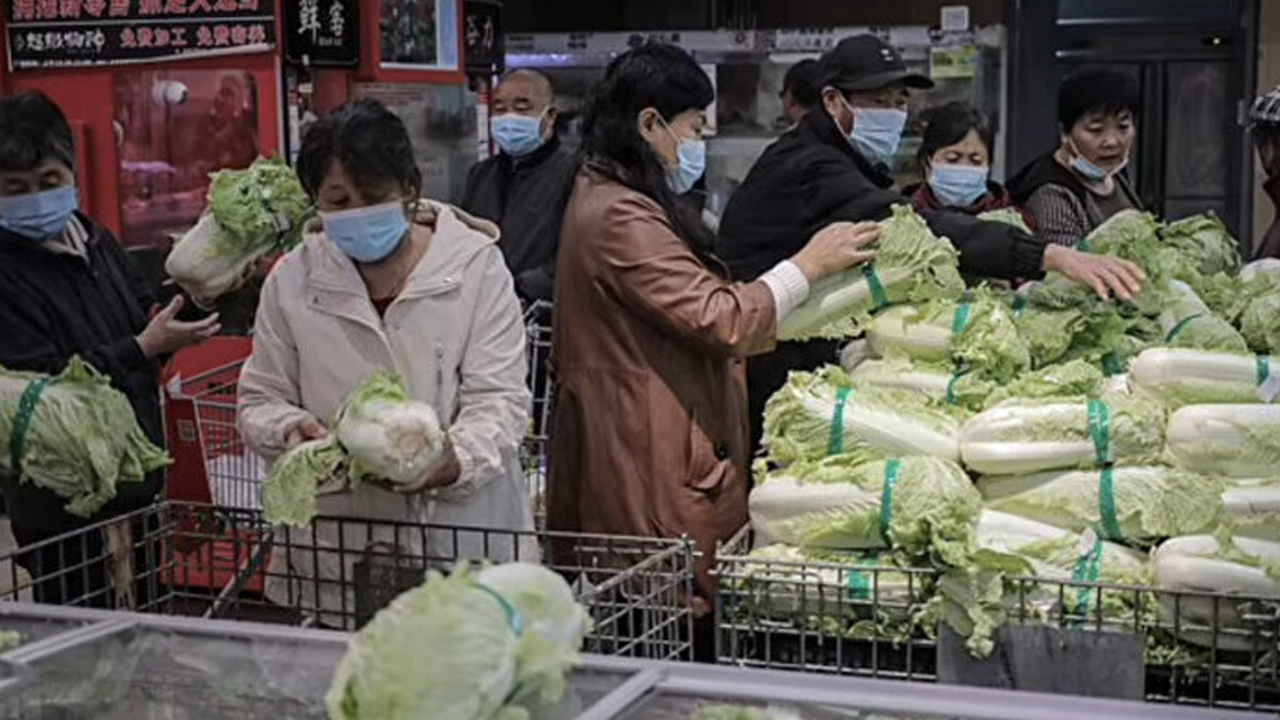 Çin'de hükümetin çağrısı sonrası market rafları boşaldı: 300 kilo pirinç alan var!