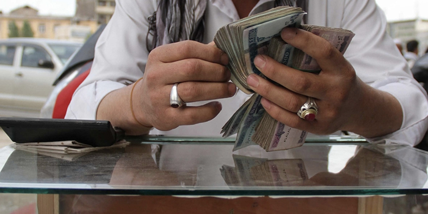 Ekonomik krizin pençesindeki Afganistan'da flaş karar: Taliban, döviz kullanımını yasakladı