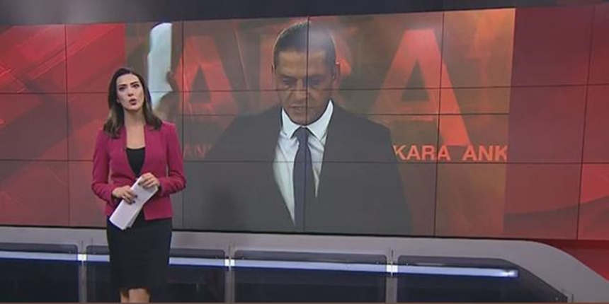 CNN Türk canlı yayınında şok! Muhabir kağıtları yere fırlatıp yayını terk etti