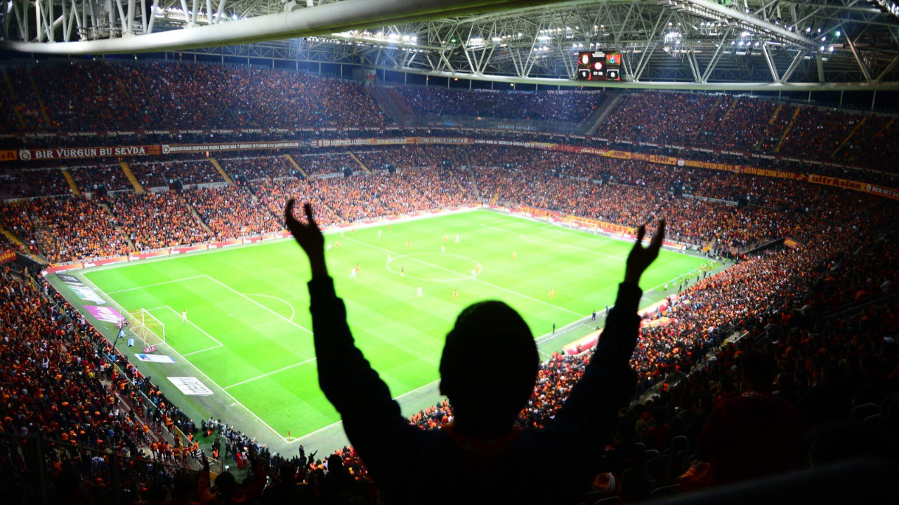 Spor hukukçusu Taner Ünlü: TFF, Galatasaray'ı Süper Lig'den men edebilir