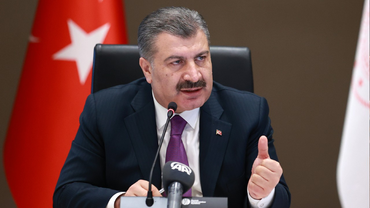 Sağlık Bakanı Koca'dan "Koronavirüs ilaçları etkisiz çıktı" iddialarına yanıt: Etkili olduğunu gösteren epey çalışma vardı!