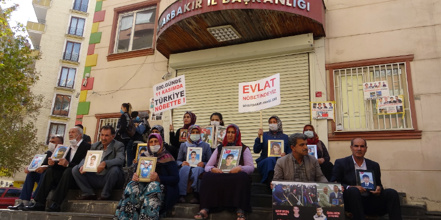 Evlat nöbetinde 33'üncü buluşma! 2 terör örgütü mensubu daha teslim oldu