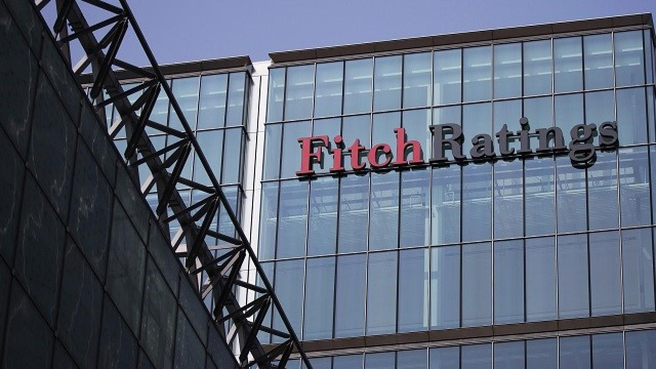 Fitch, Türkiye'nin kredi notunu indirdi