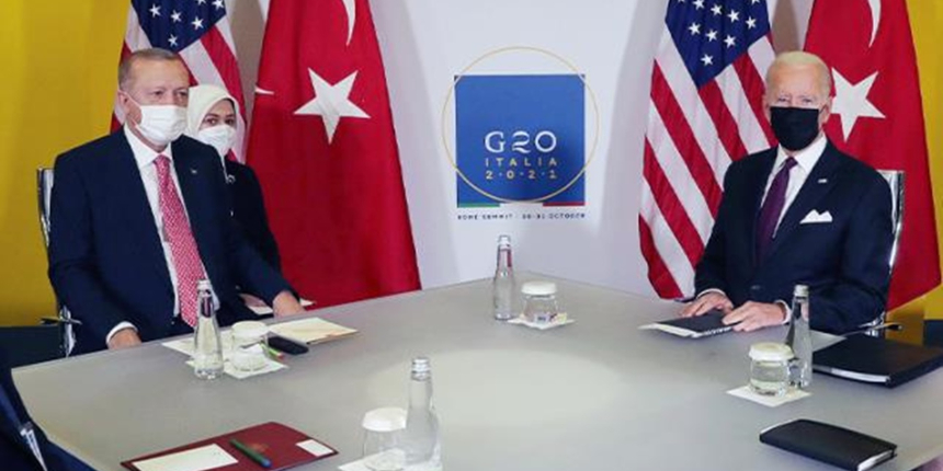 Çavuşoğlu'ndan Erdoğan'ın tercümanına yapılan eleştirilere yanıt