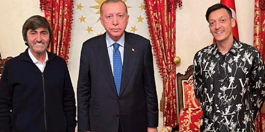 Rıdvan Dilmen ve Mesut Özil, Cumhurbaşkanı Erdoğan ile görüştü