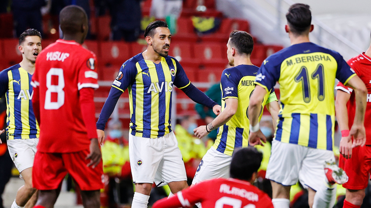 Fenerbahçe, Royal Antwerp deplasmanında şov yaptı... Yarım saatte 3 golle gelen 3 puan!