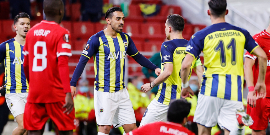 Fenerbahçe, Royal Antwerp deplasmanında şov yaptı... Yarım saatte 3 golle gelen 3 puan!