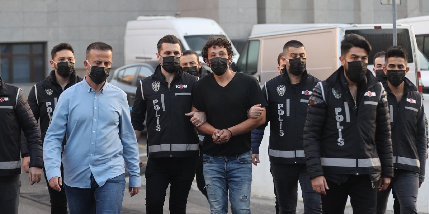 Çiftlik Bank soruşturmasında yeni gelişme! Fatih Aydın tutuklanması talebiyle mahkemeye sevk edildi!