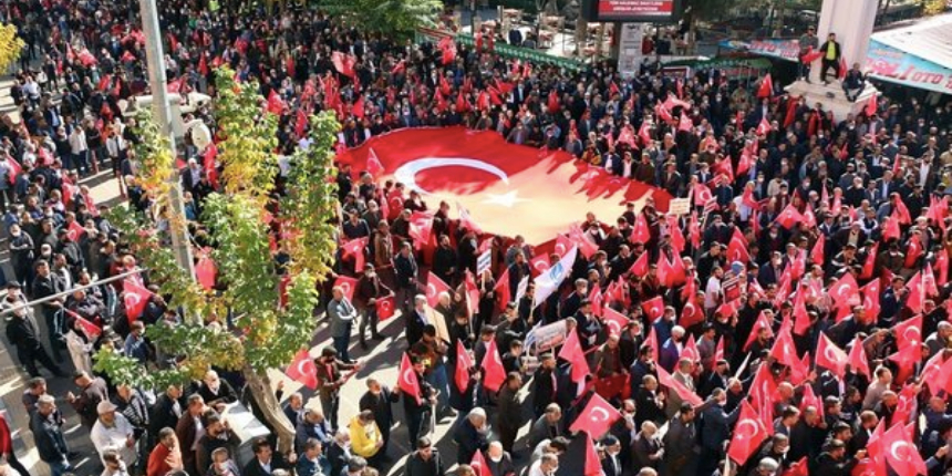 İYİ Partili Lütfü Türkkan'a tepkiler çığ gibi büyüyor: Türkiye sokağa döküldü!