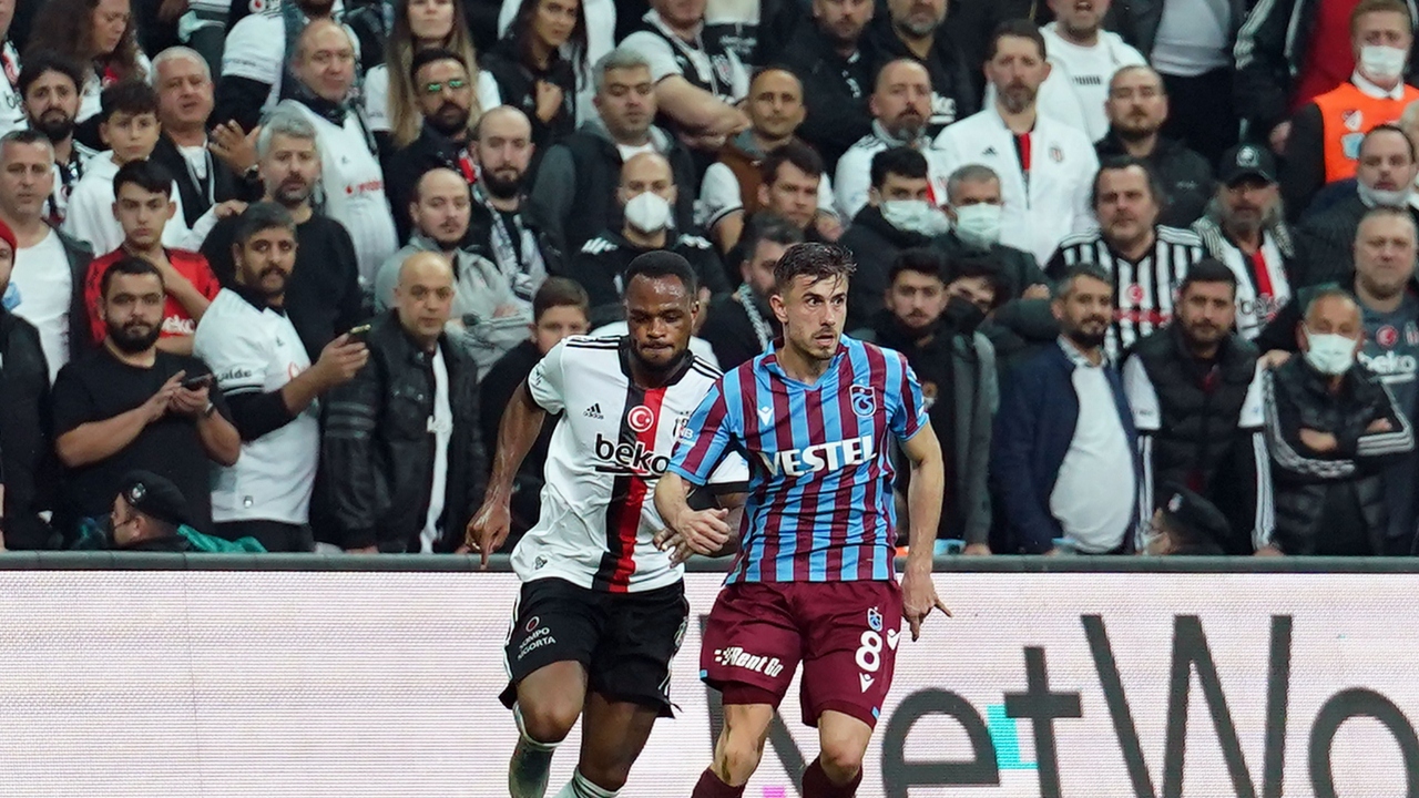 Beşiktaş - Trabzonspor maçında bir Bordo-Mavili taraftar gole sevinince dayak yedi