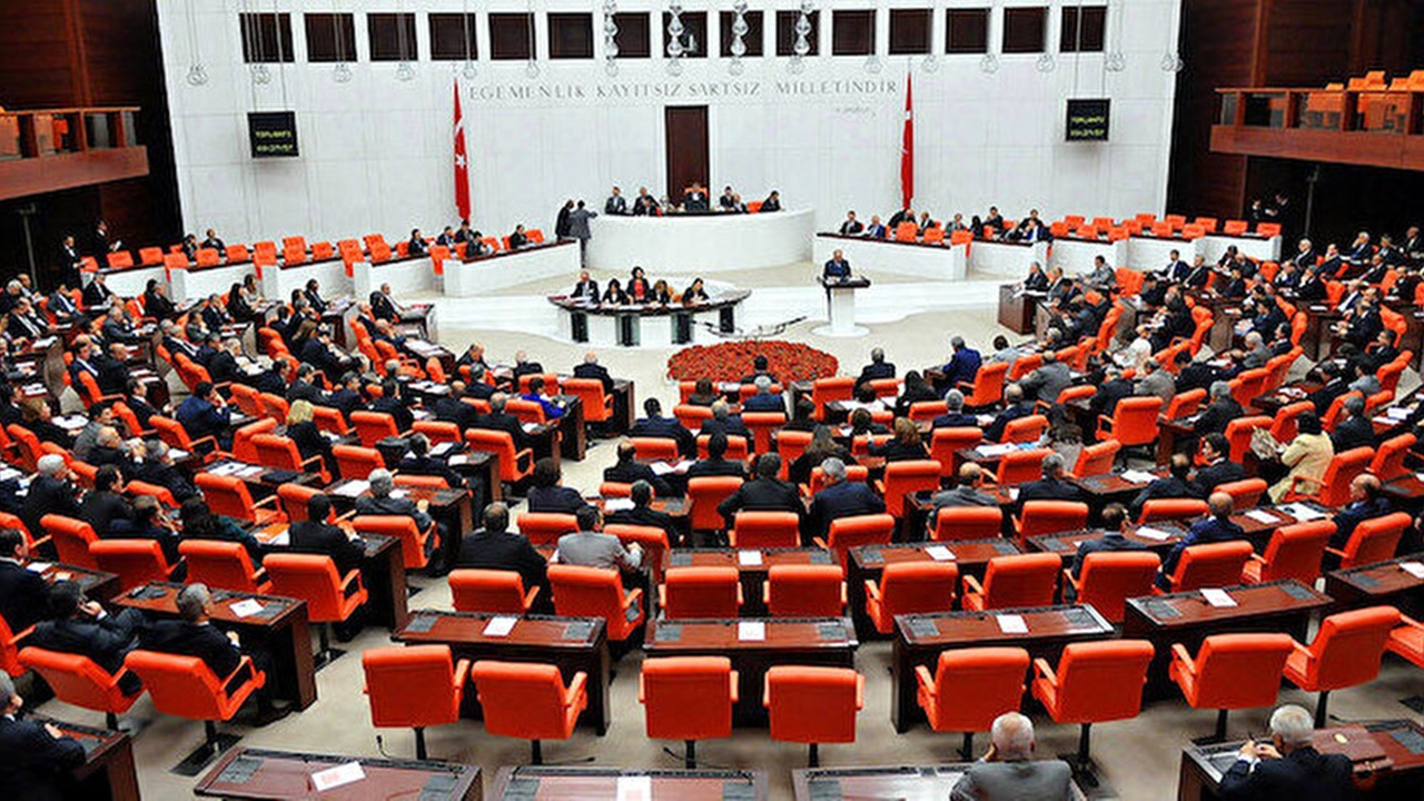 Azerbaycan tezkeresi ile 5'inci Yargı Paketi'ni içeren kanun teklifi görüşülecek