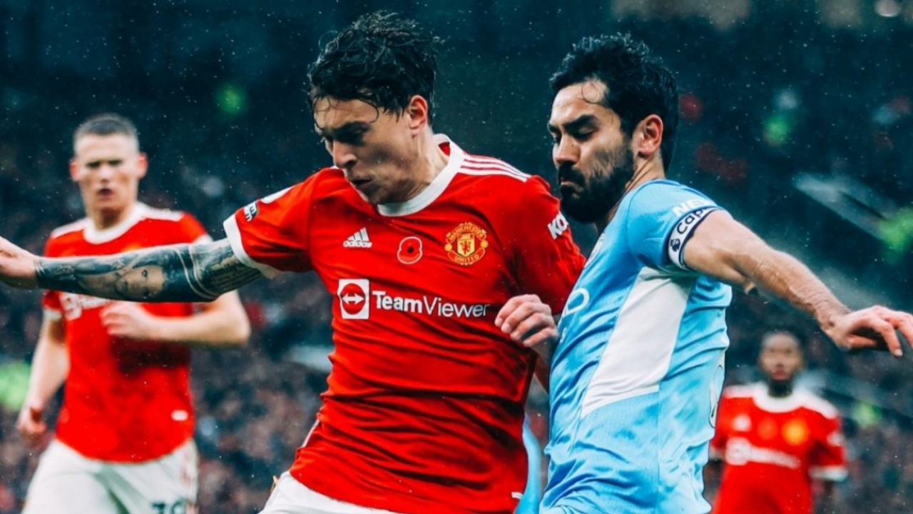 Manchester United-Manchester City derbisinde gülen taraf Maviler oldu