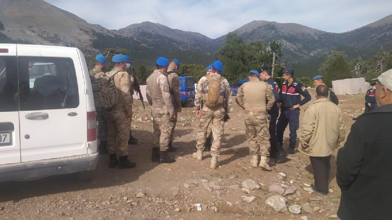 Kaybolan kadını bulmak için komandolar sahaya indi