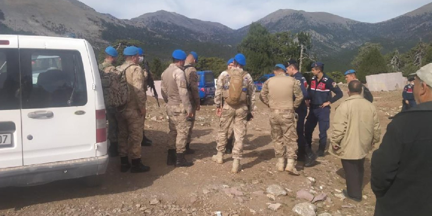 Kaybolan kadını bulmak için komandolar sahaya indi