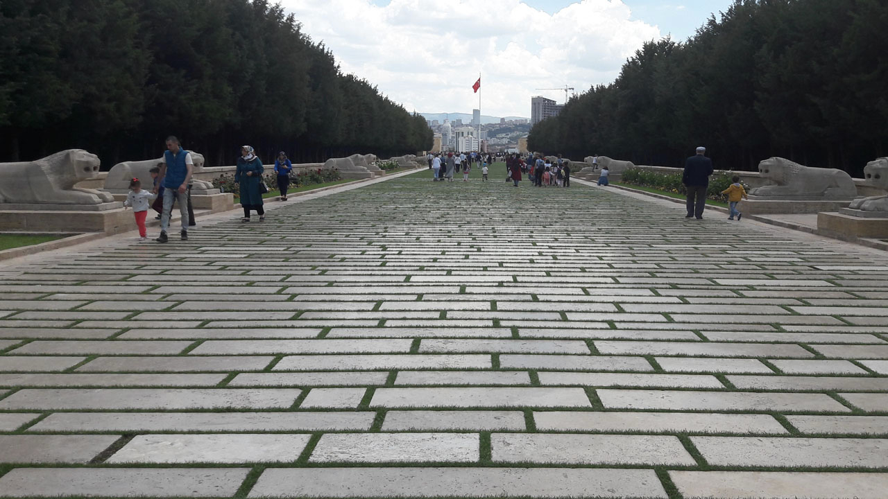 İşte Anıtkabir'deki Aslanlı Yol'un ilginç özelliği...